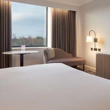 Hilton Dublin Airport Hotel Cloghran Exterior photo