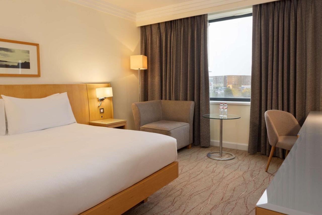 Hilton Dublin Airport Hotel Cloghran Exterior photo