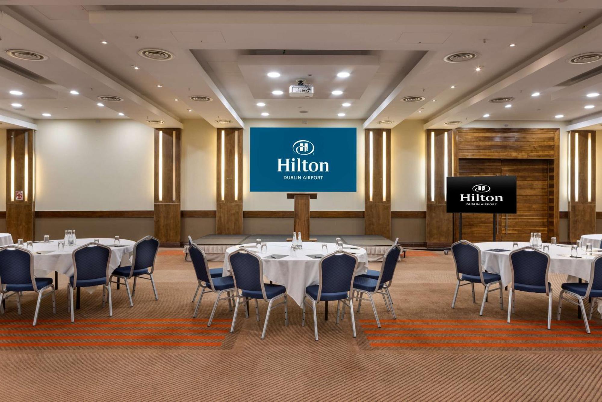 Hilton Dublin Airport Hotel Cloghran Exterior photo